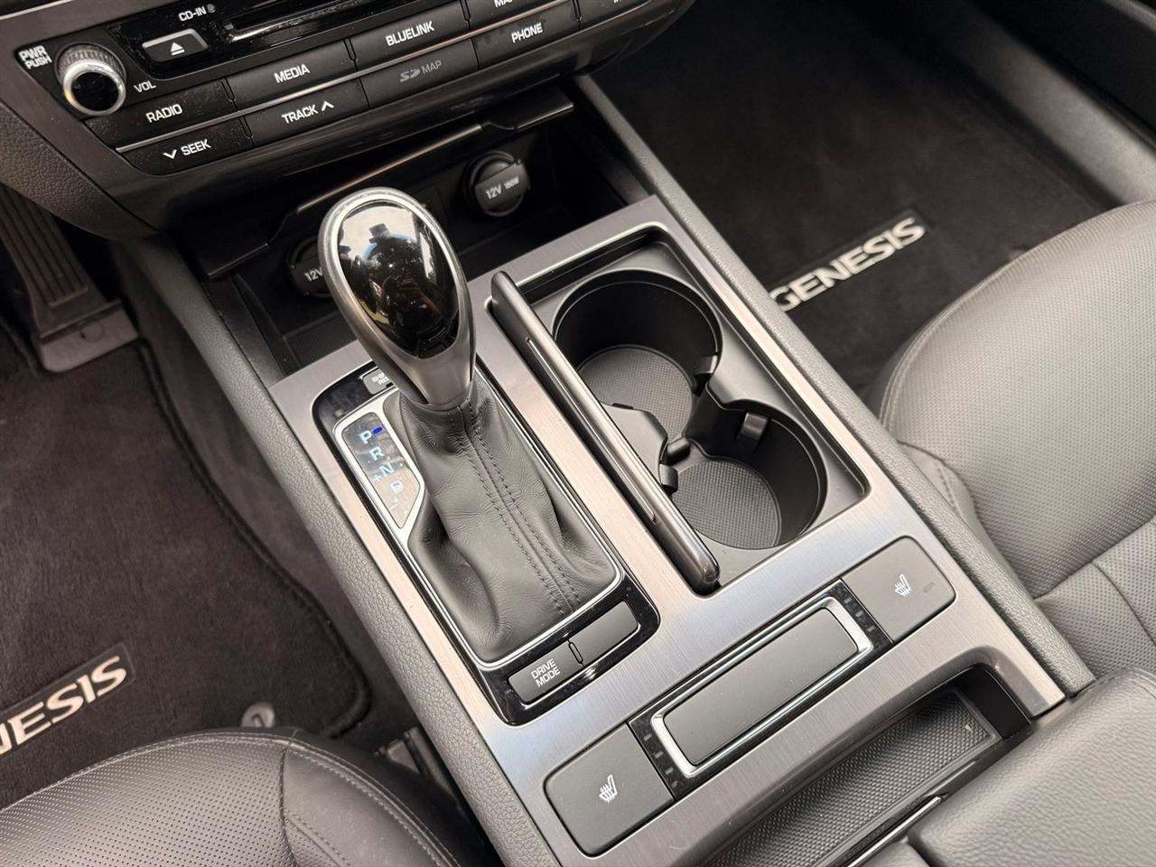 Hyundai Genesis  2015
