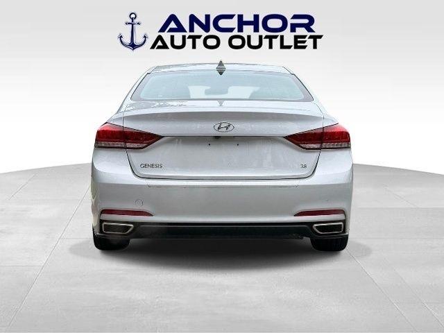 Hyundai Genesis  2015