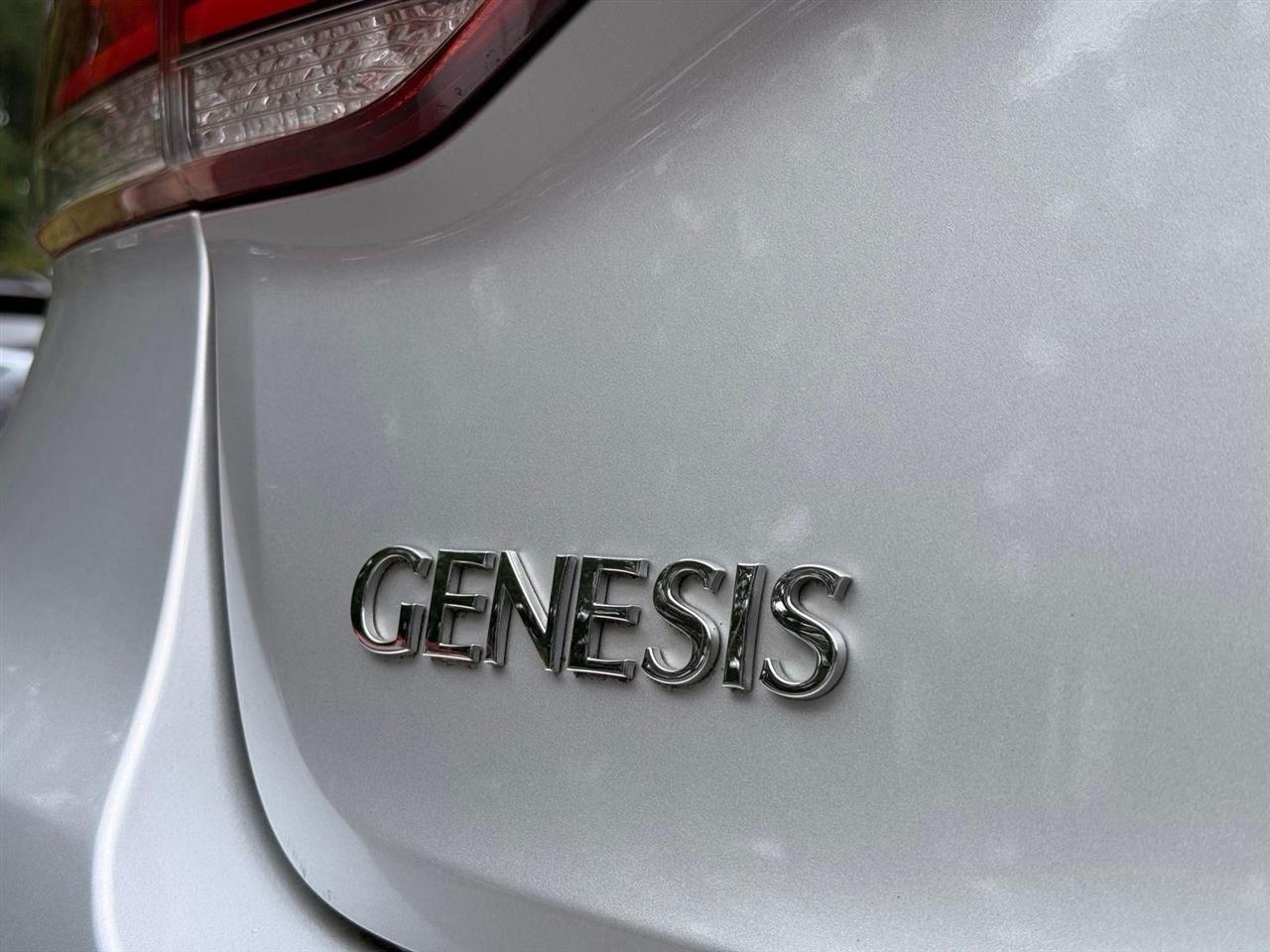 Hyundai Genesis  2015