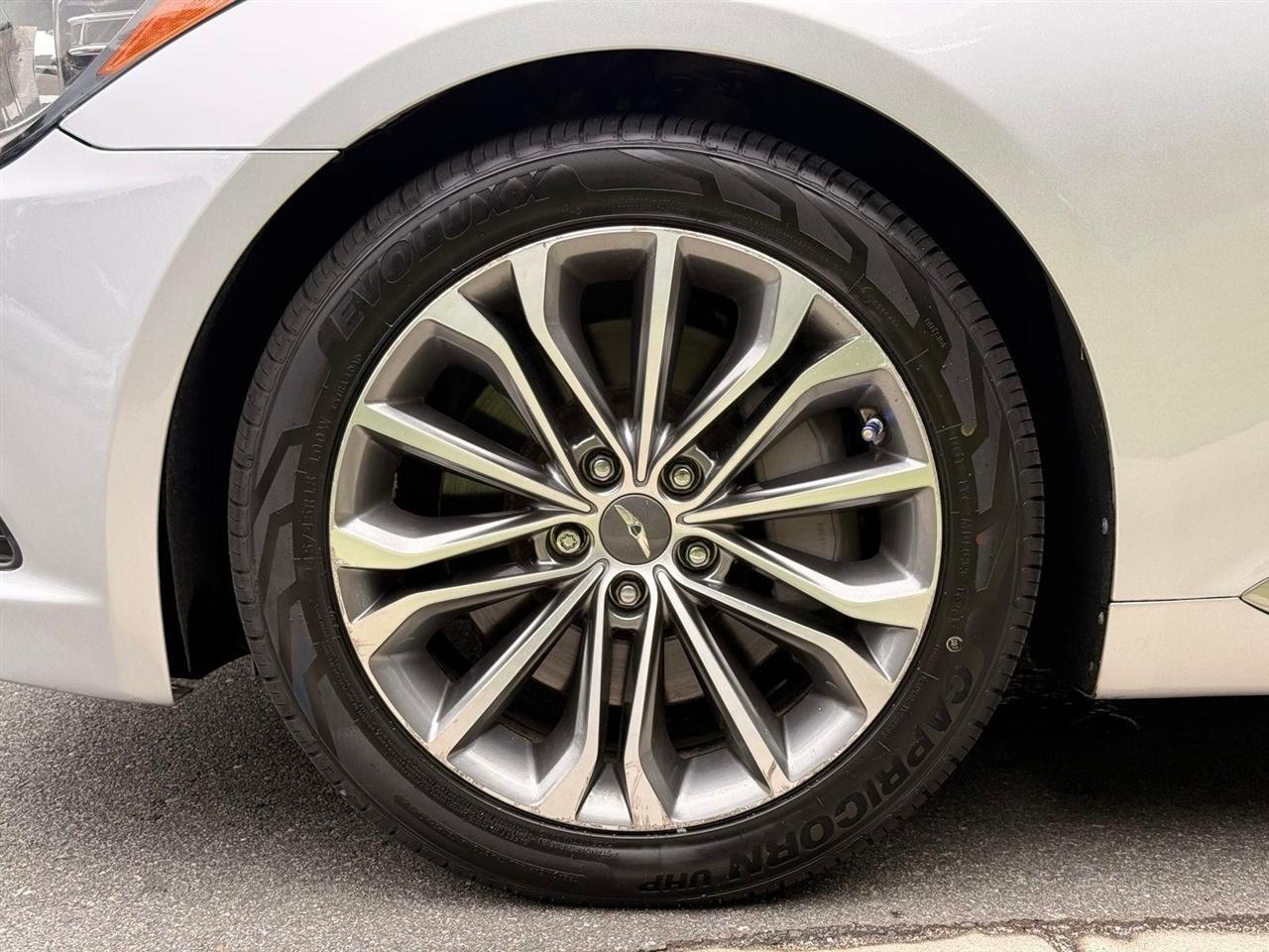 Hyundai Genesis  2015