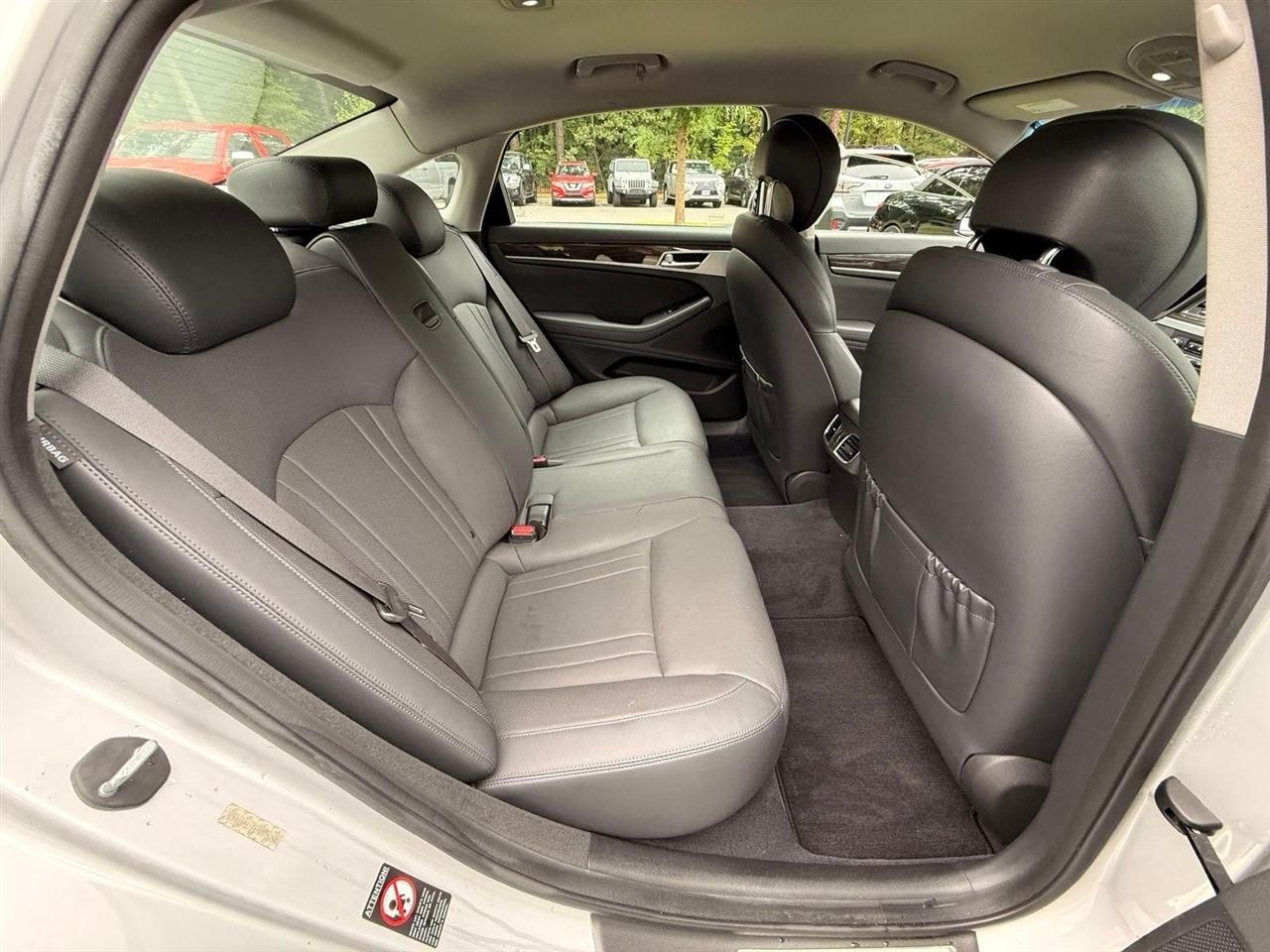 Hyundai Genesis  2015