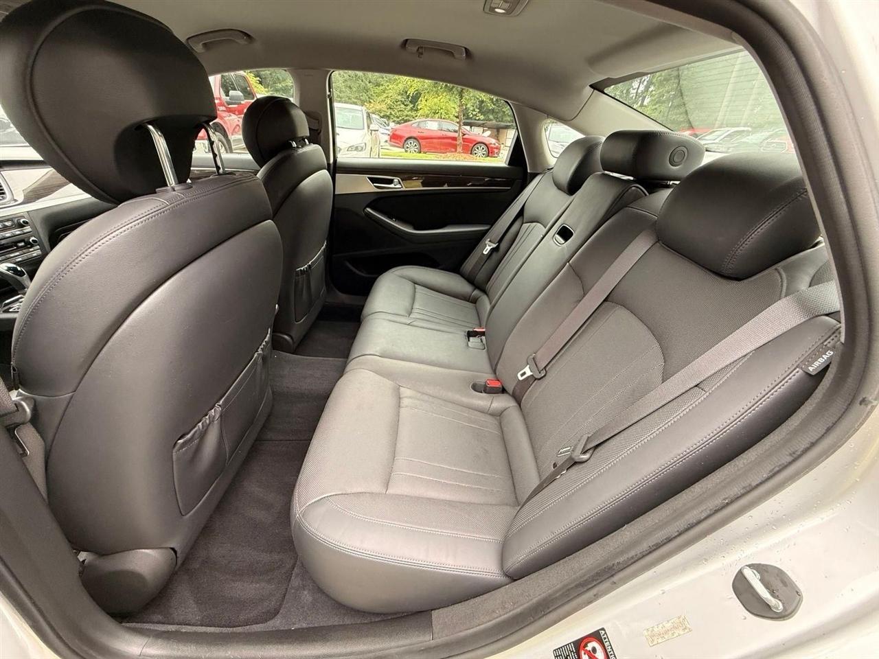 Hyundai Genesis  2015