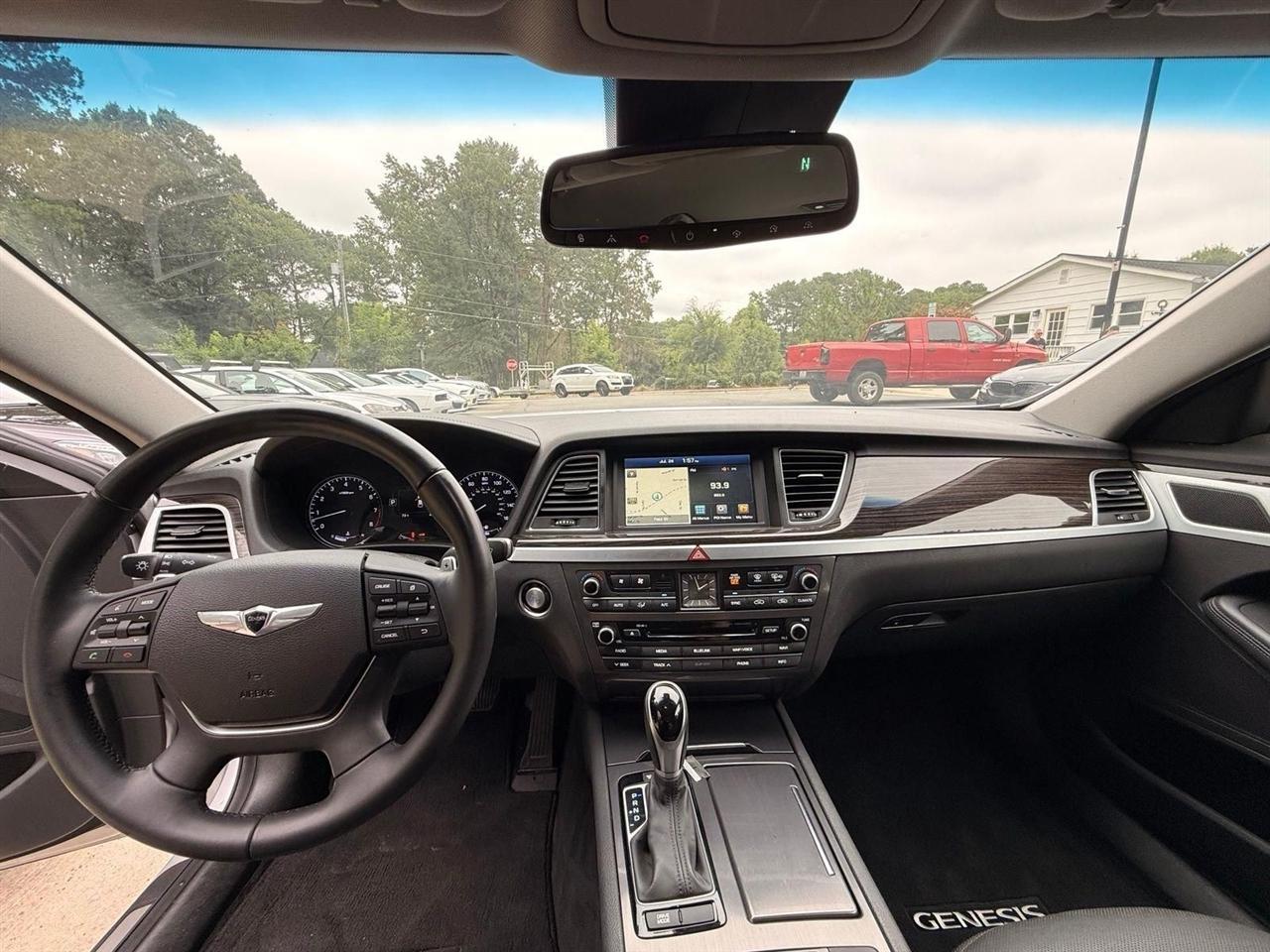 Hyundai Genesis  2015