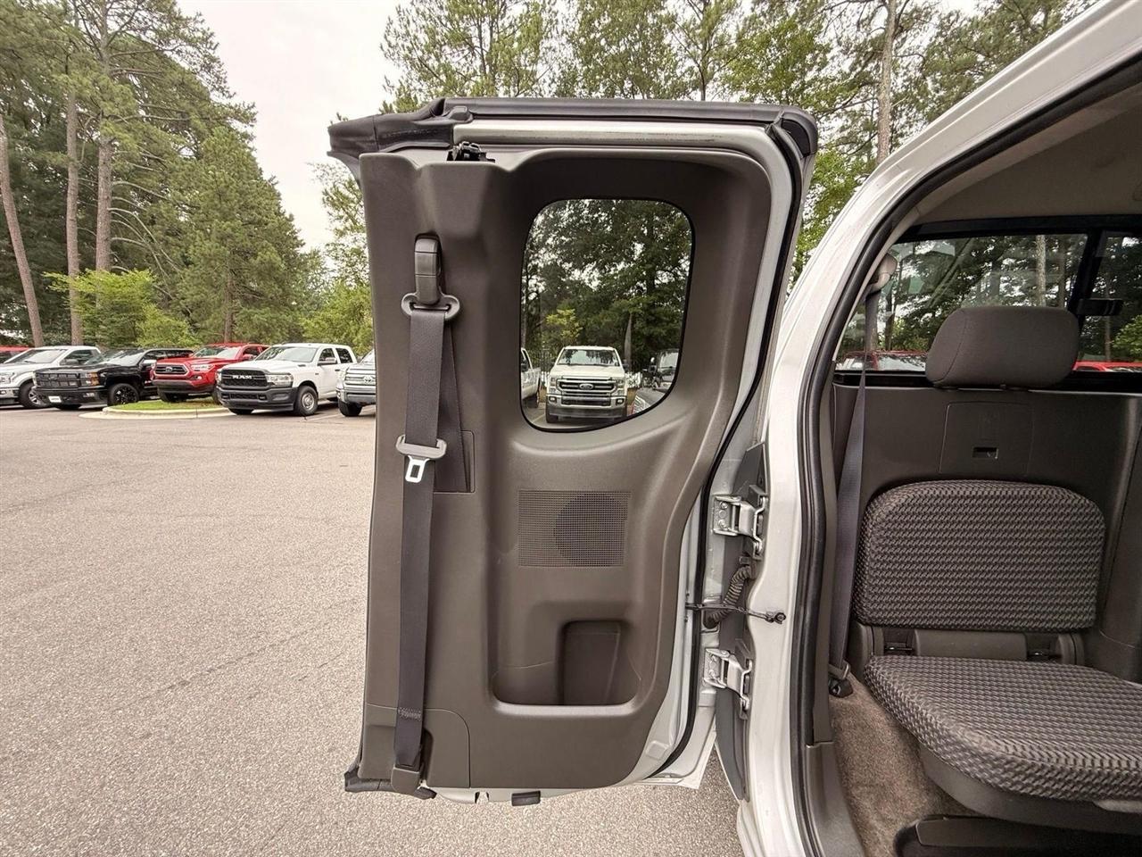 Nissan Frontier  2013
