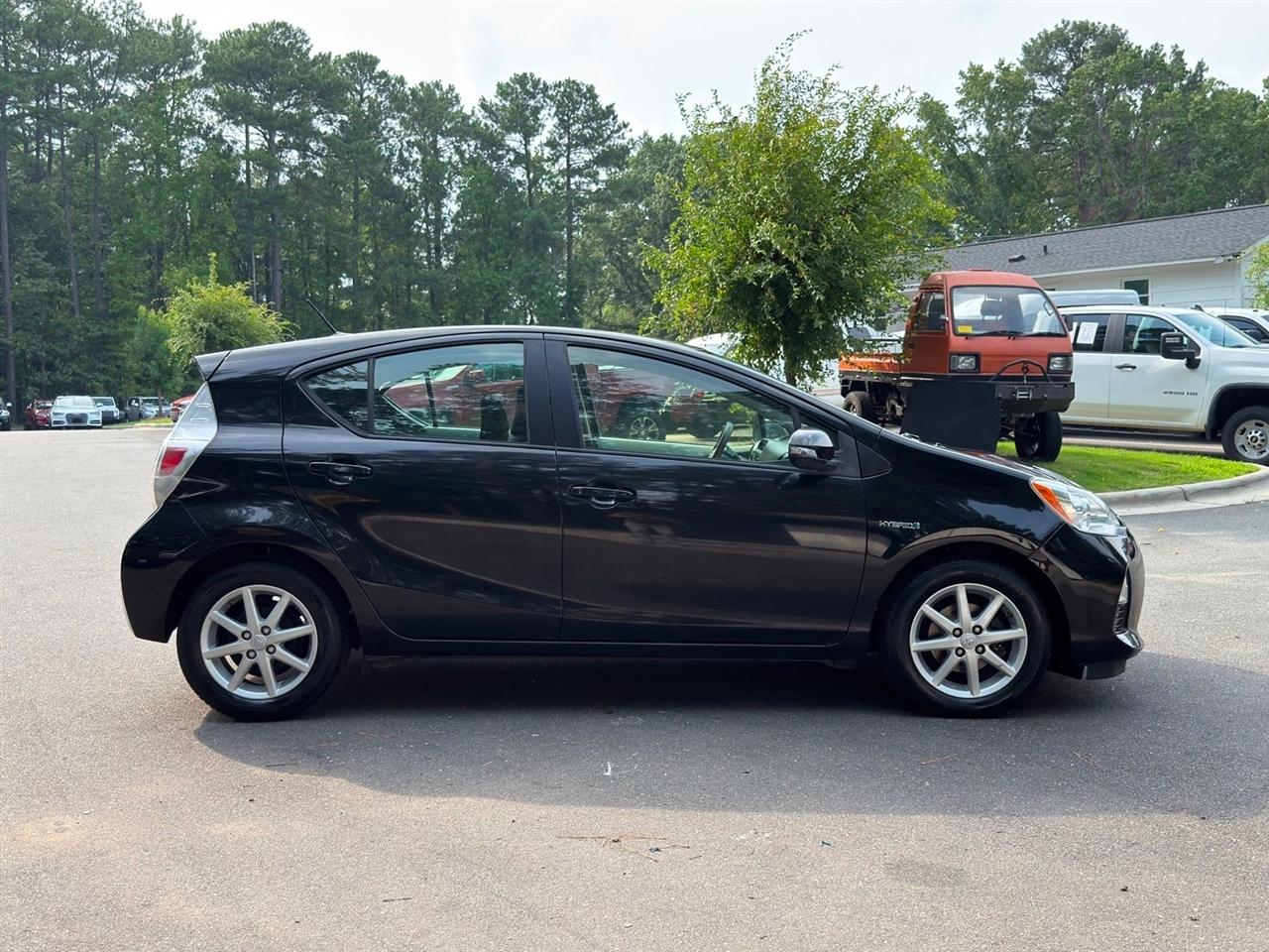 Toyota Prius c  2014
