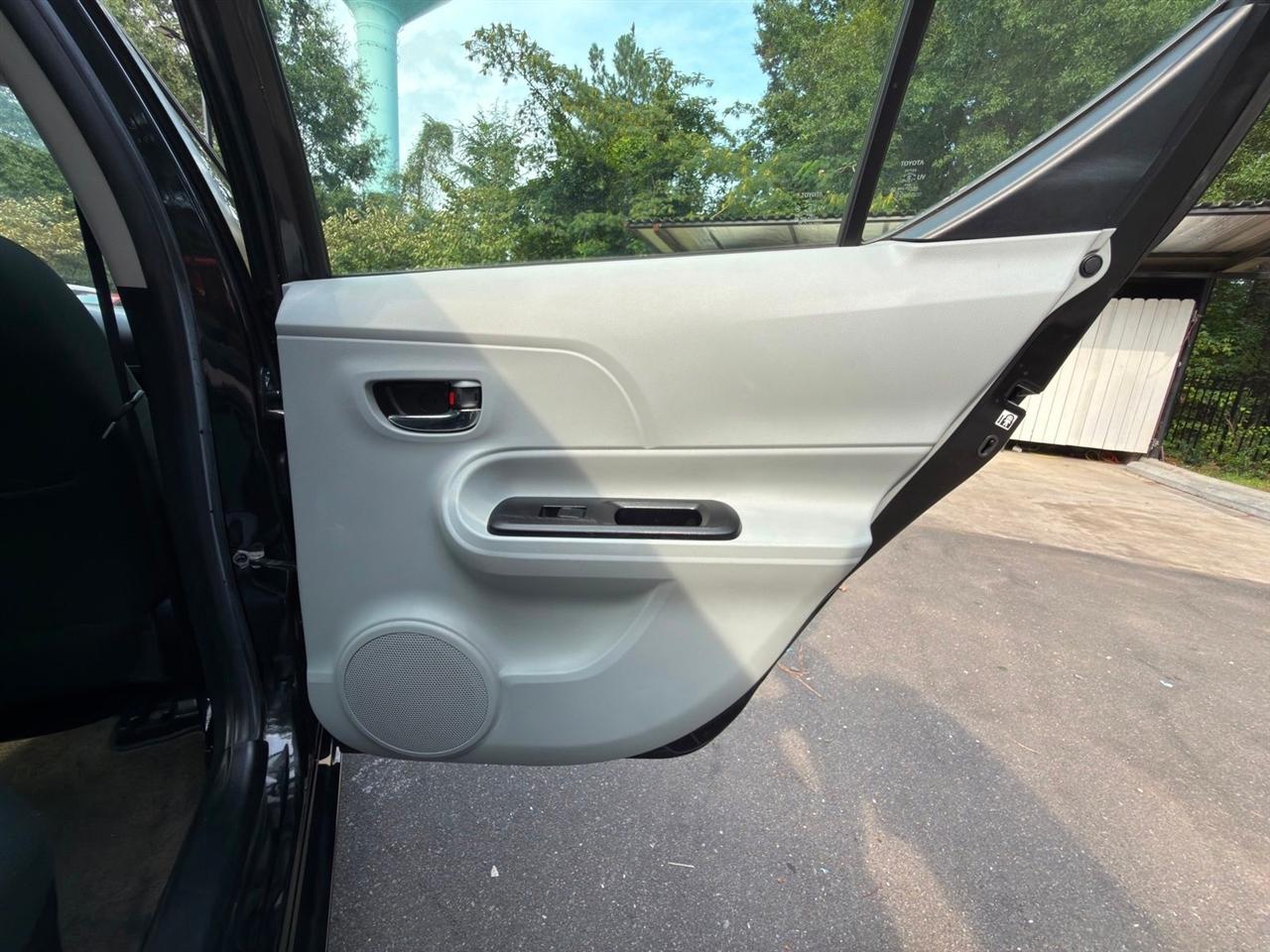 Toyota Prius c  2014