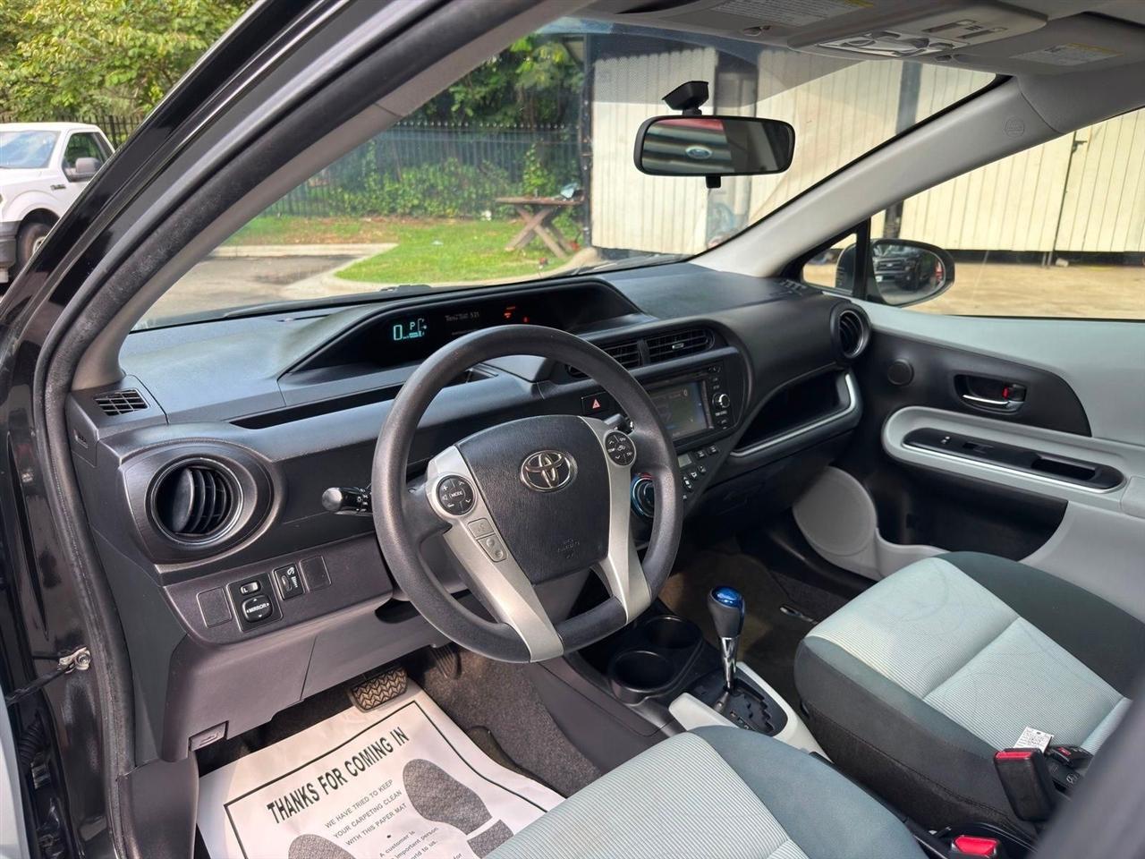 Toyota Prius c  2014