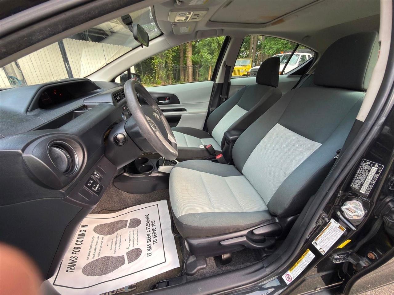 Toyota Prius c  2014