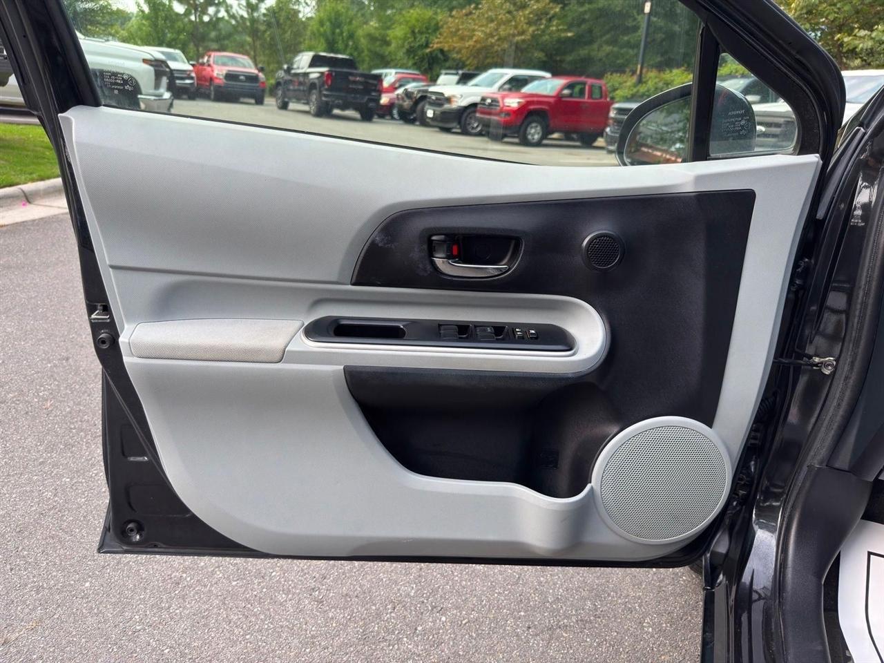 Toyota Prius c  2014