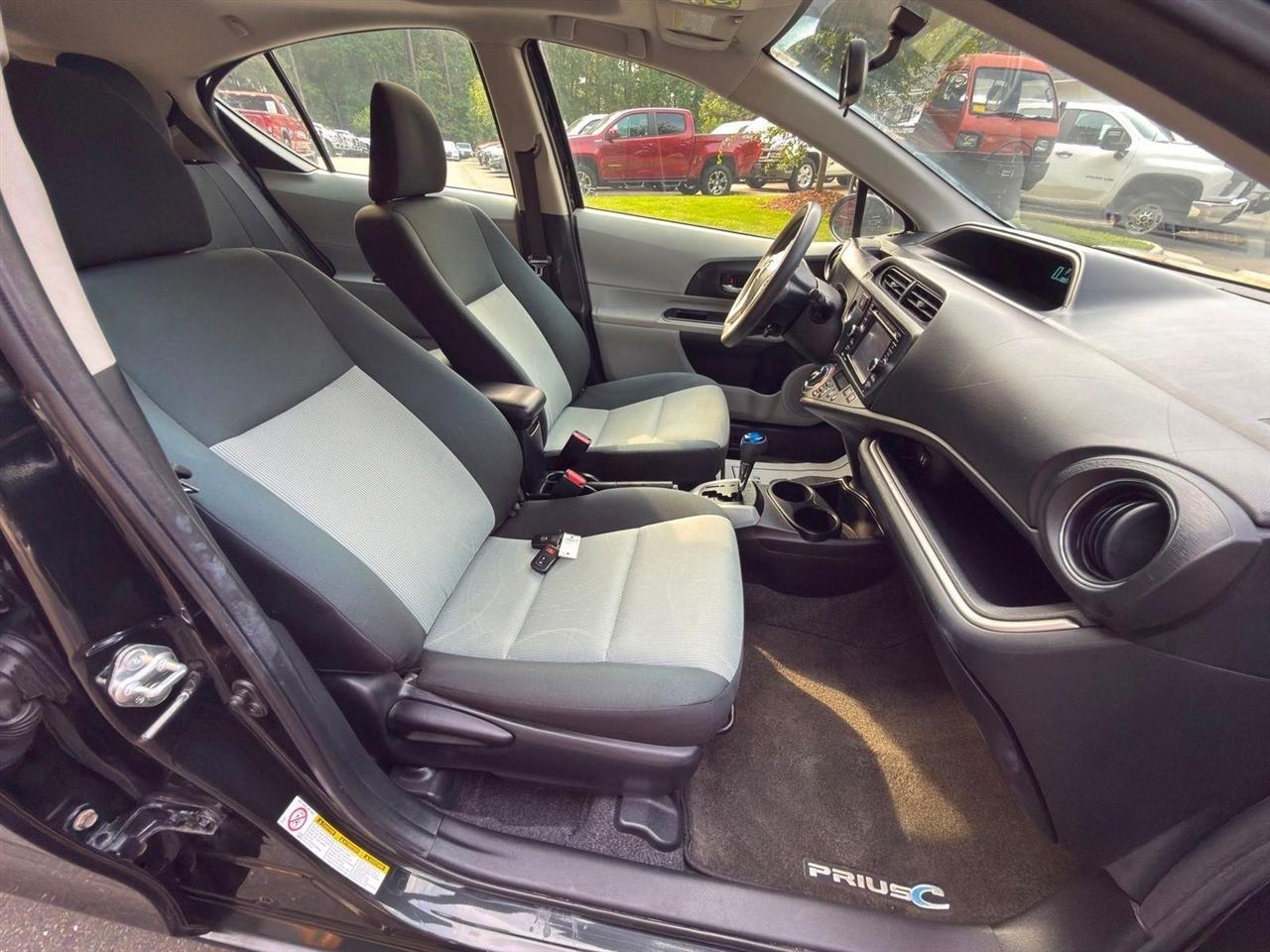 Toyota Prius c  2014