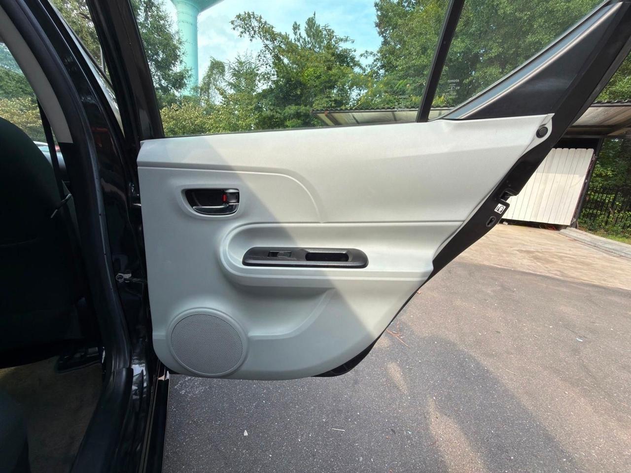 Toyota Prius c  2014
