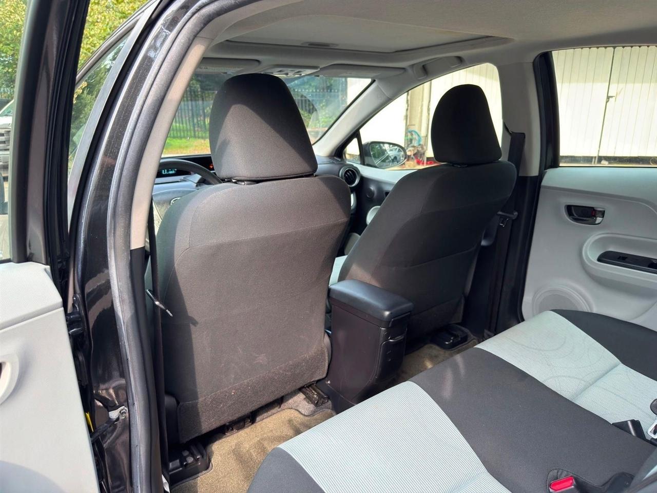 Toyota Prius c  2014