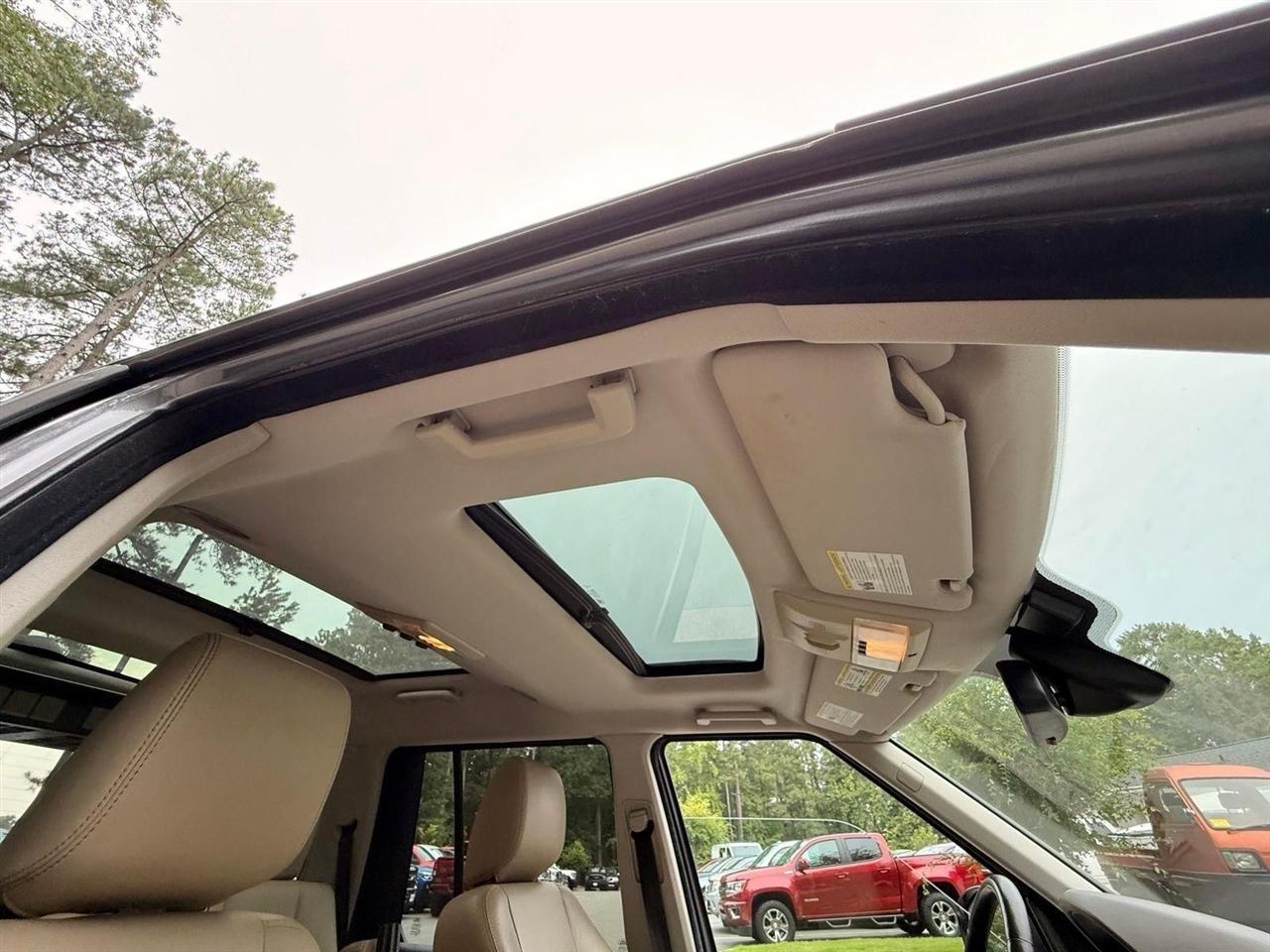 Land Rover LR4  2014