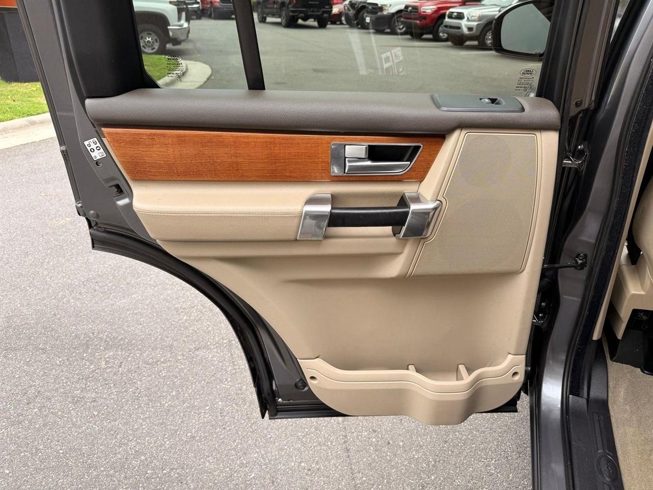 Land Rover LR4  2014