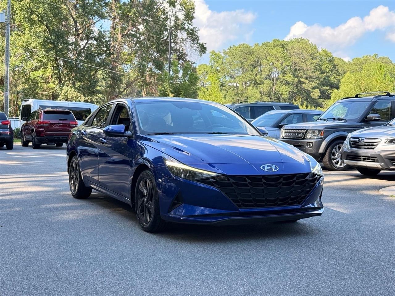 Hyundai Elantra  2021