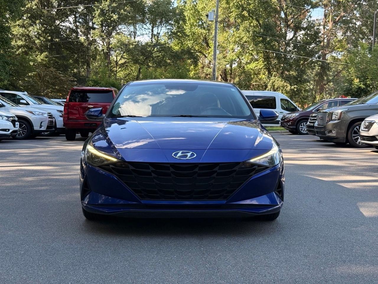 Hyundai Elantra  2021