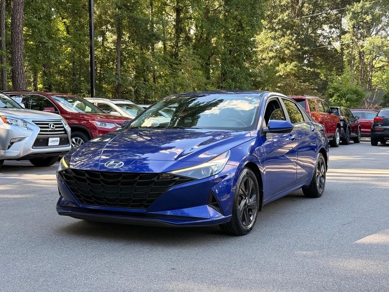Hyundai Elantra  2021