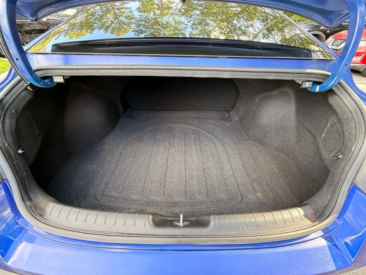 Hyundai Elantra  2021