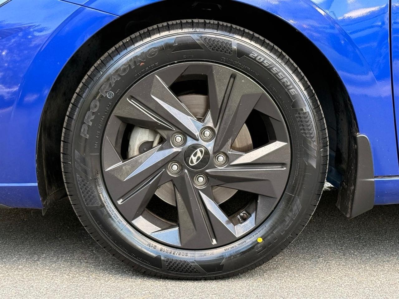 Hyundai Elantra  2021