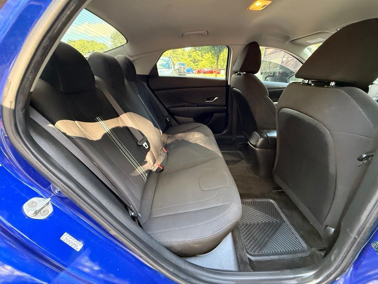 Hyundai Elantra  2021