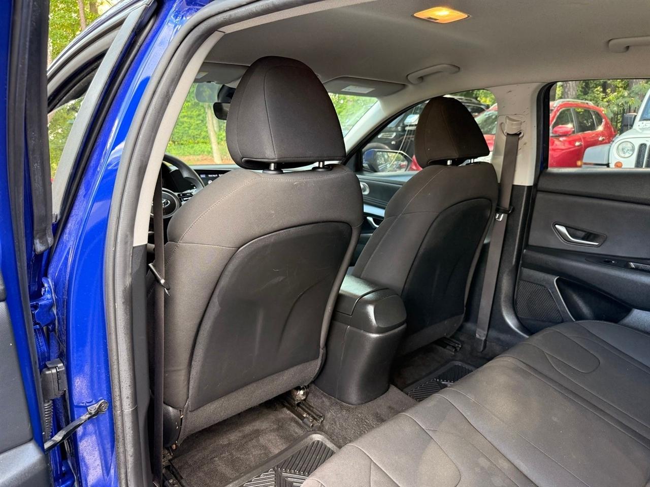 Hyundai Elantra  2021