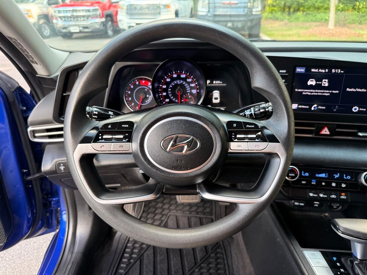 Hyundai Elantra  2021