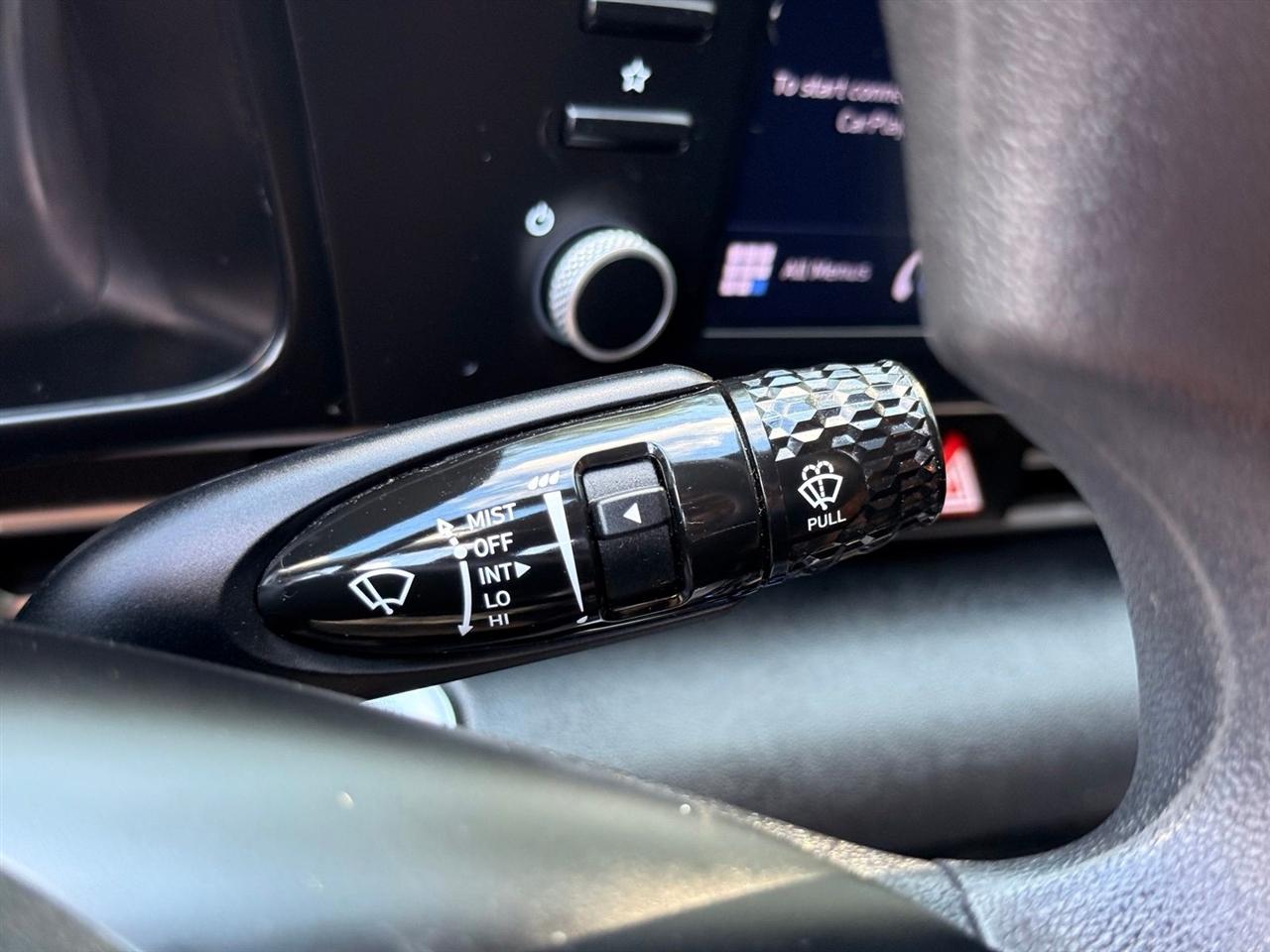 Hyundai Elantra  2021