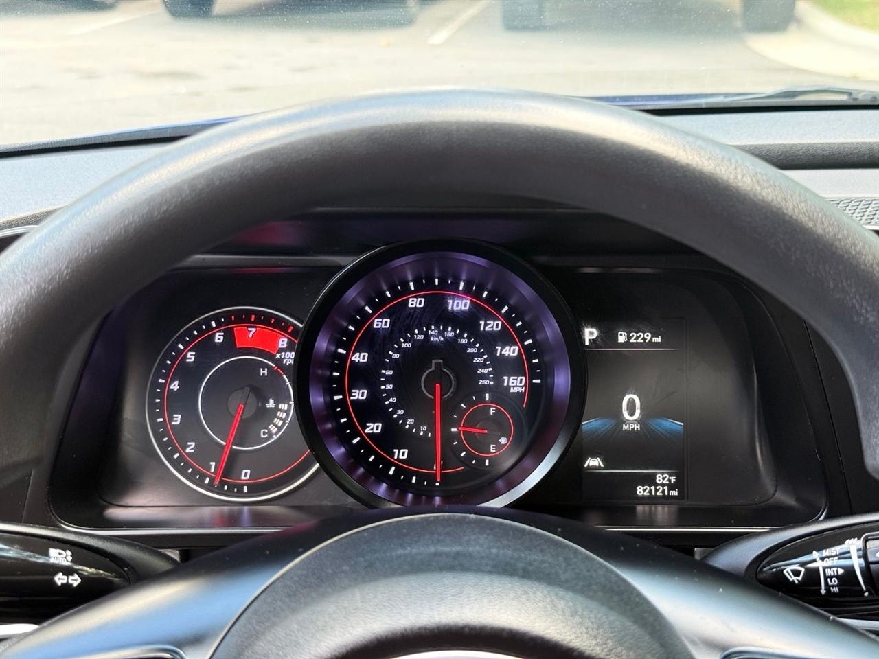 Hyundai Elantra  2021