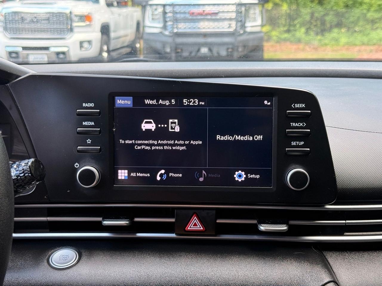 Hyundai Elantra  2021