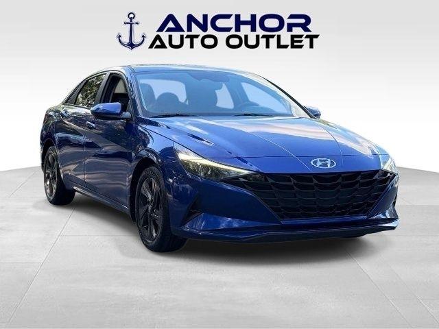 Hyundai Elantra  2021