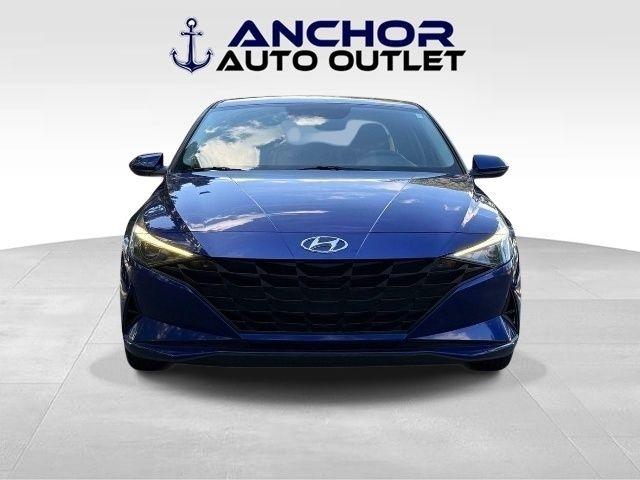 Hyundai Elantra  2021