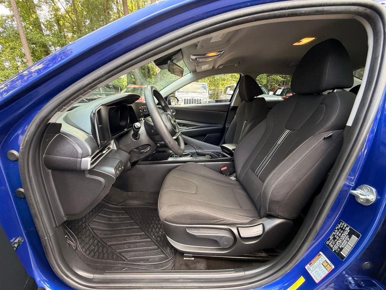 Hyundai Elantra  2021