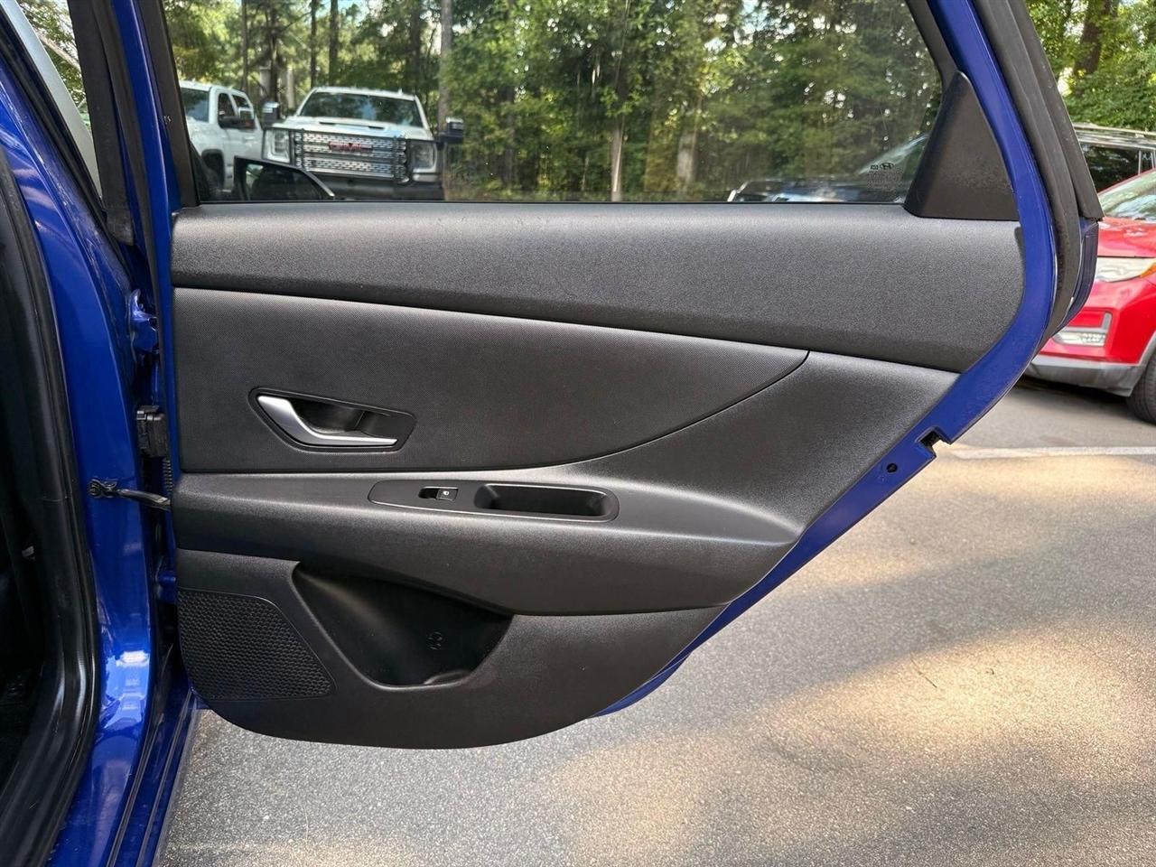 Hyundai Elantra  2021