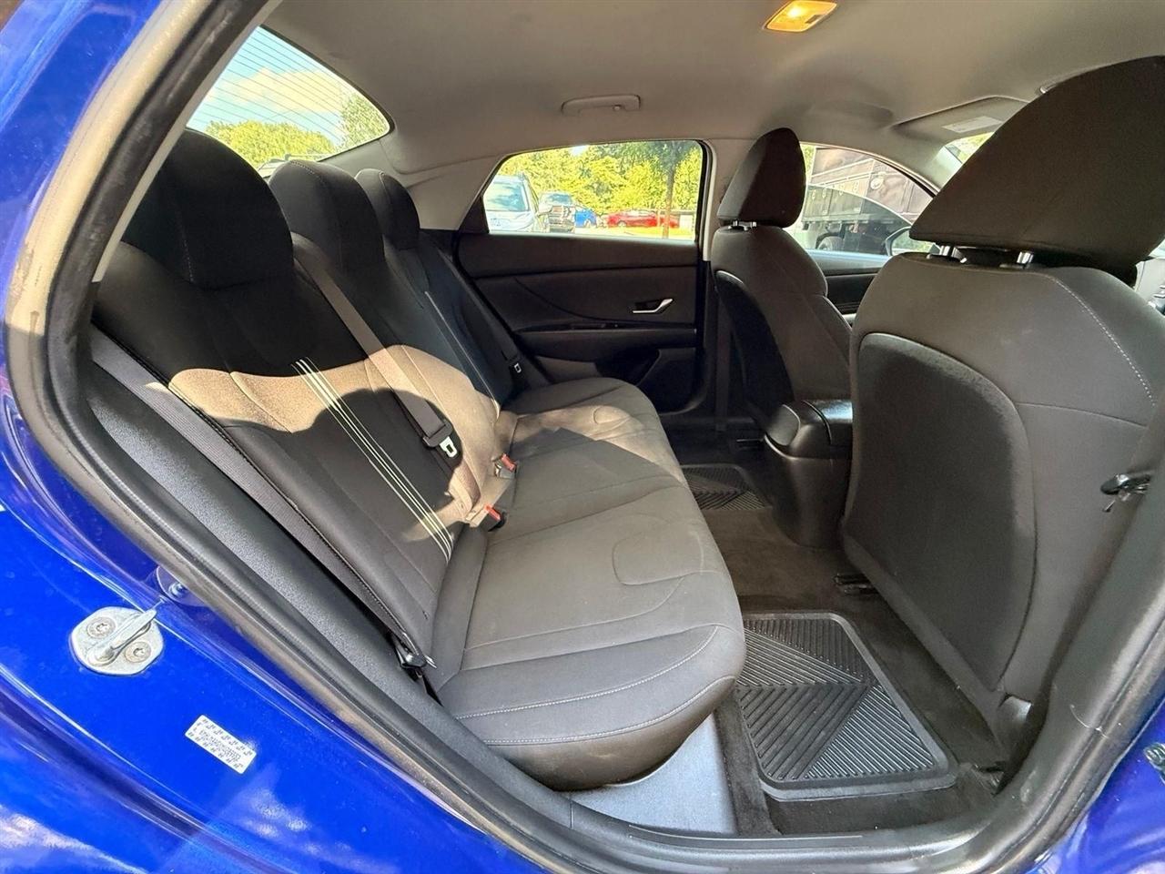 Hyundai Elantra  2021