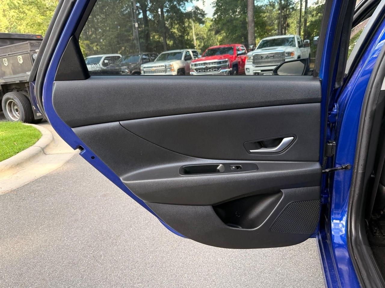 Hyundai Elantra  2021