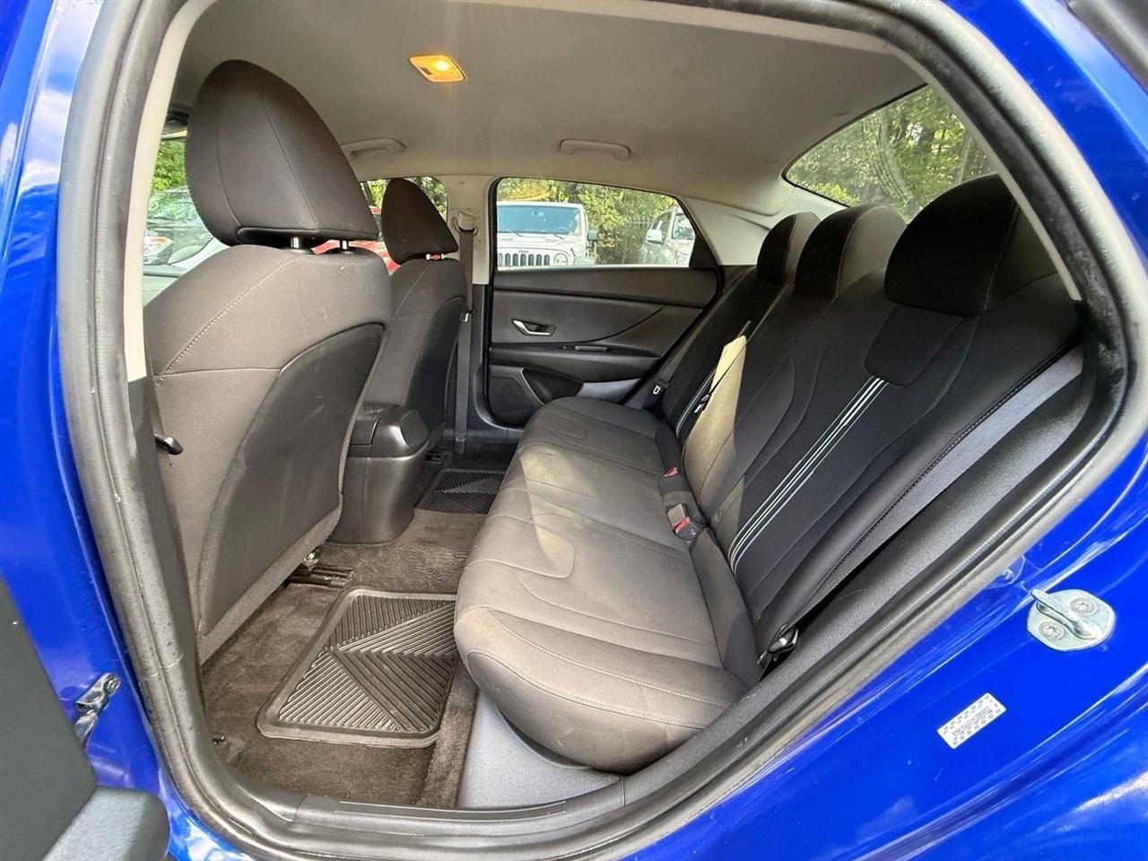Hyundai Elantra  2021