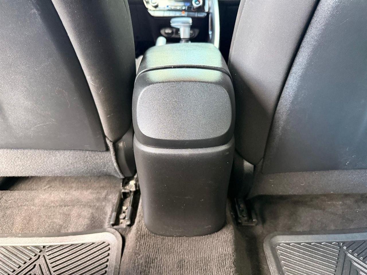 Hyundai Elantra  2021