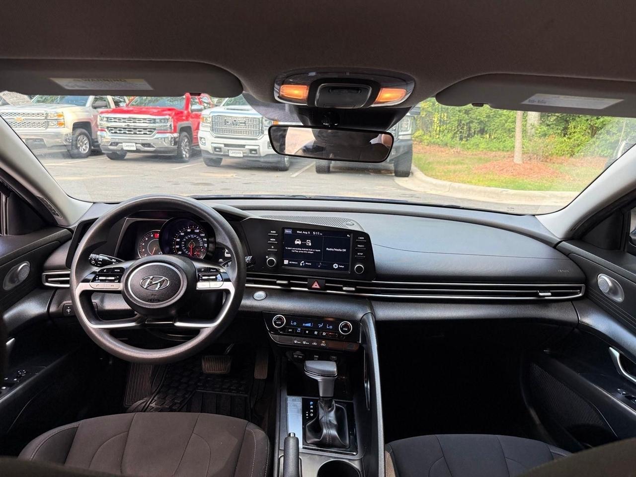 Hyundai Elantra  2021
