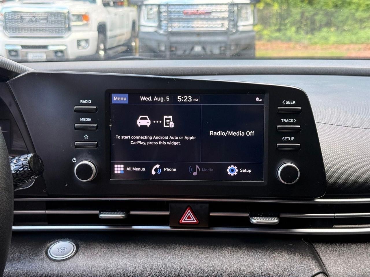 Hyundai Elantra  2021