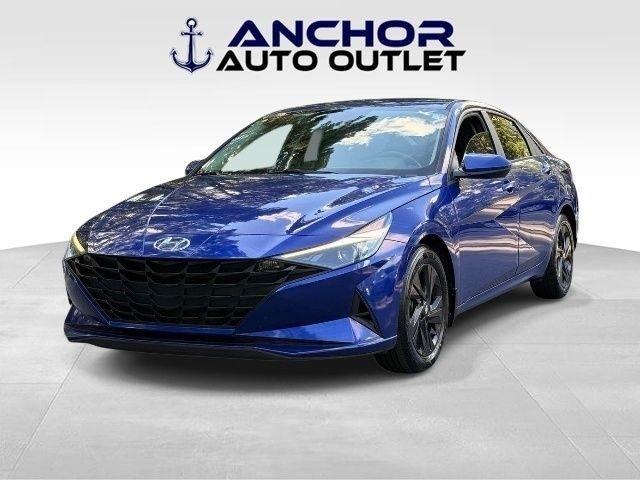 Hyundai Elantra  2021