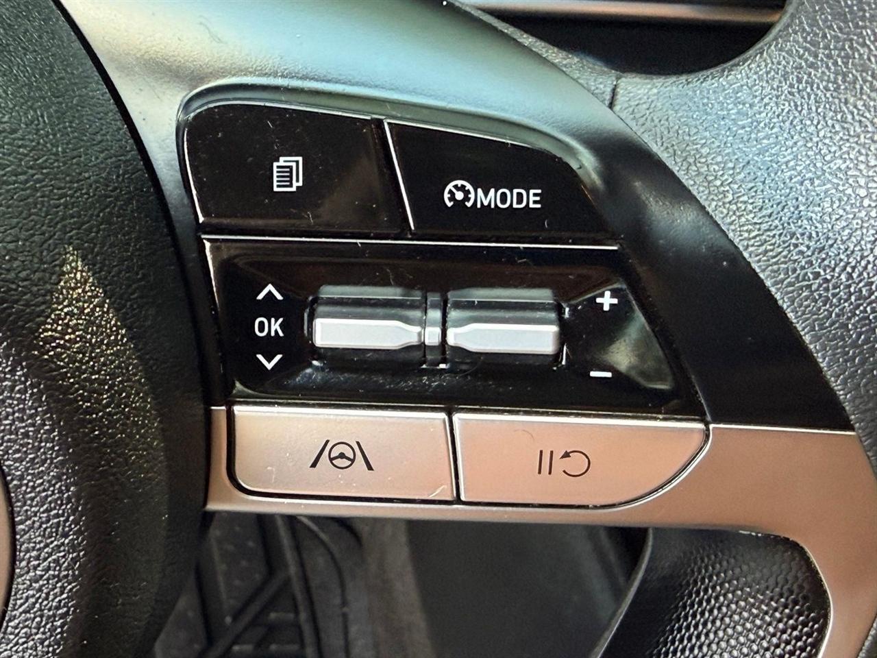 Hyundai Elantra  2021
