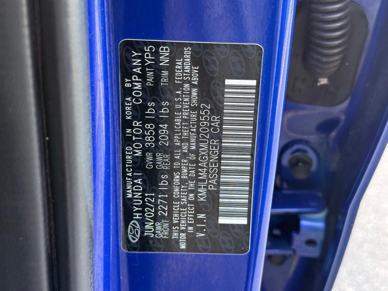 Hyundai Elantra  2021