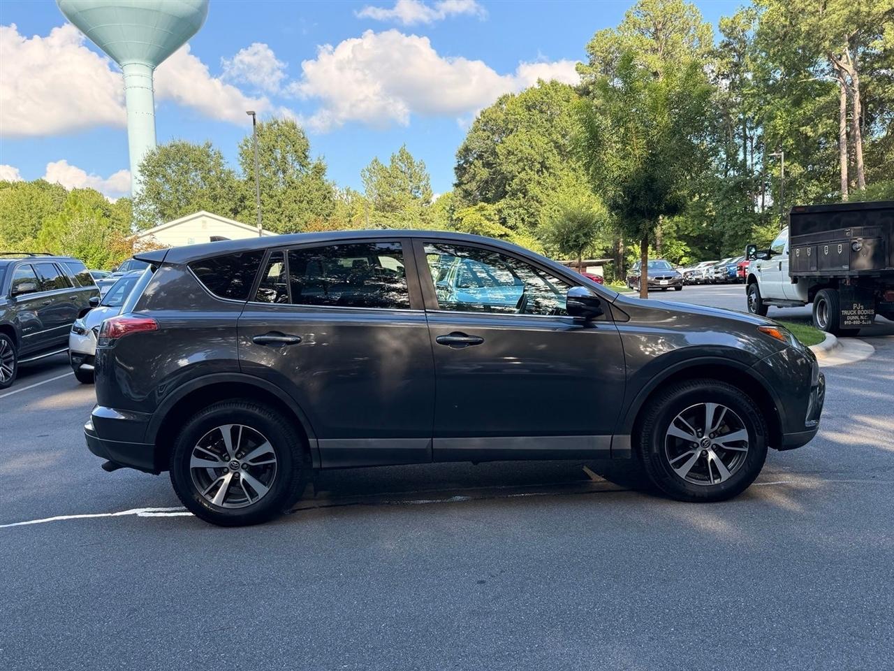 Toyota RAV4  2018