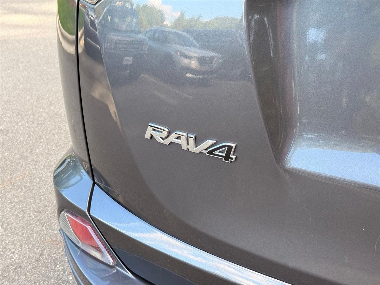 Toyota RAV4  2018