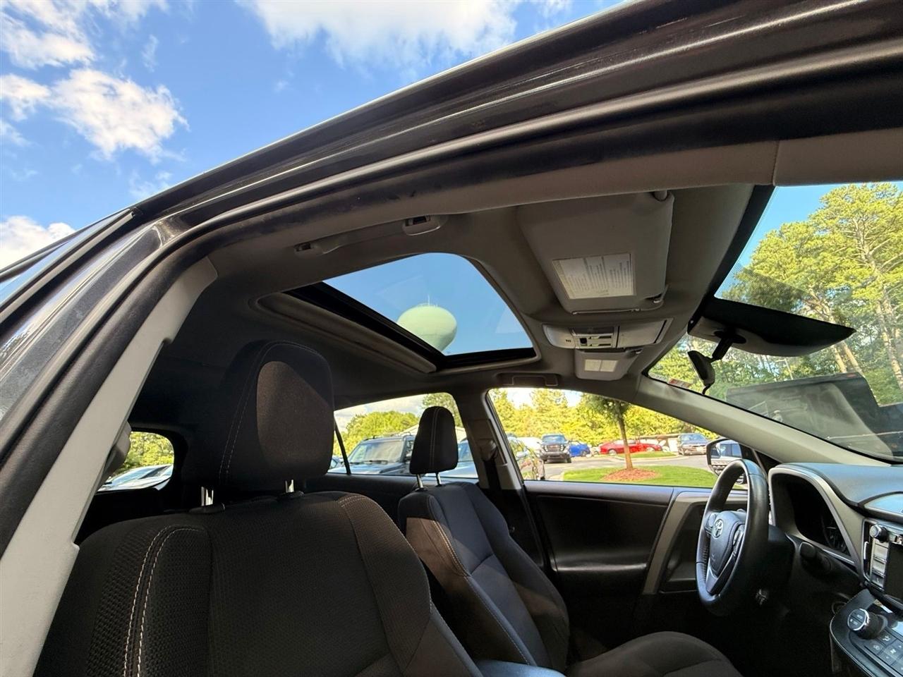 Toyota RAV4  2018