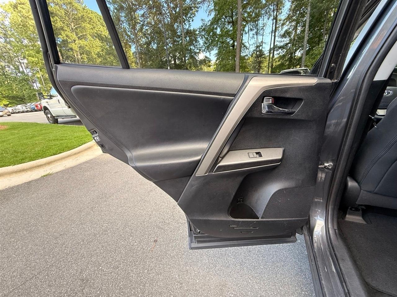 Toyota RAV4  2018