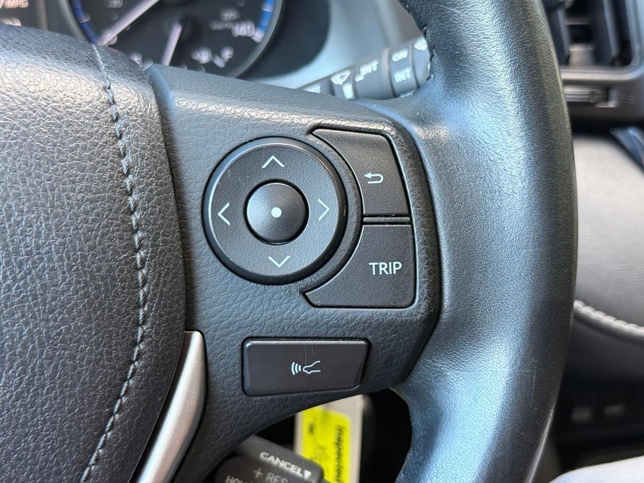 Toyota RAV4  2018