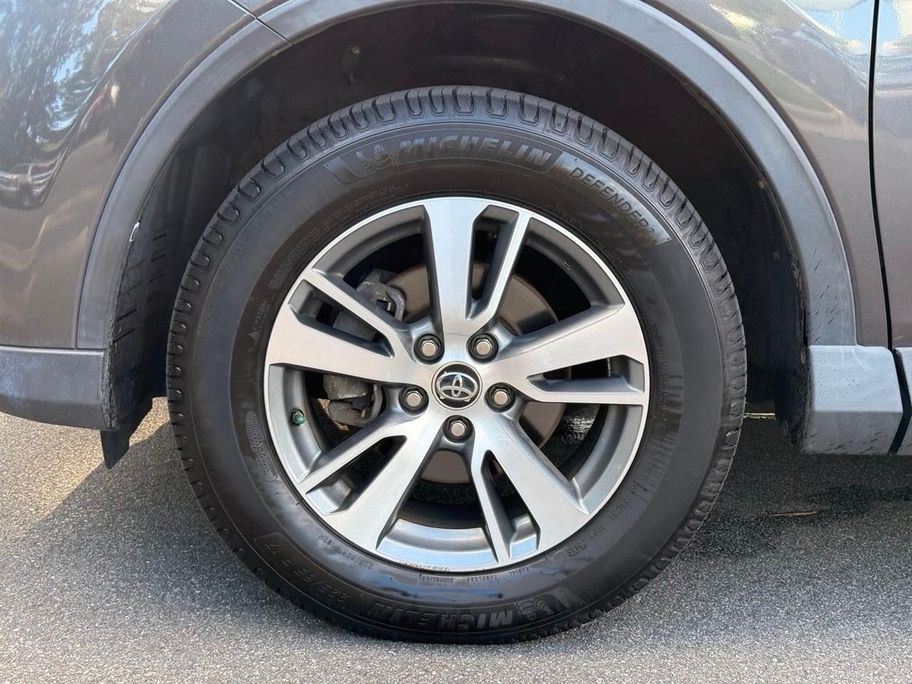 Toyota RAV4  2018