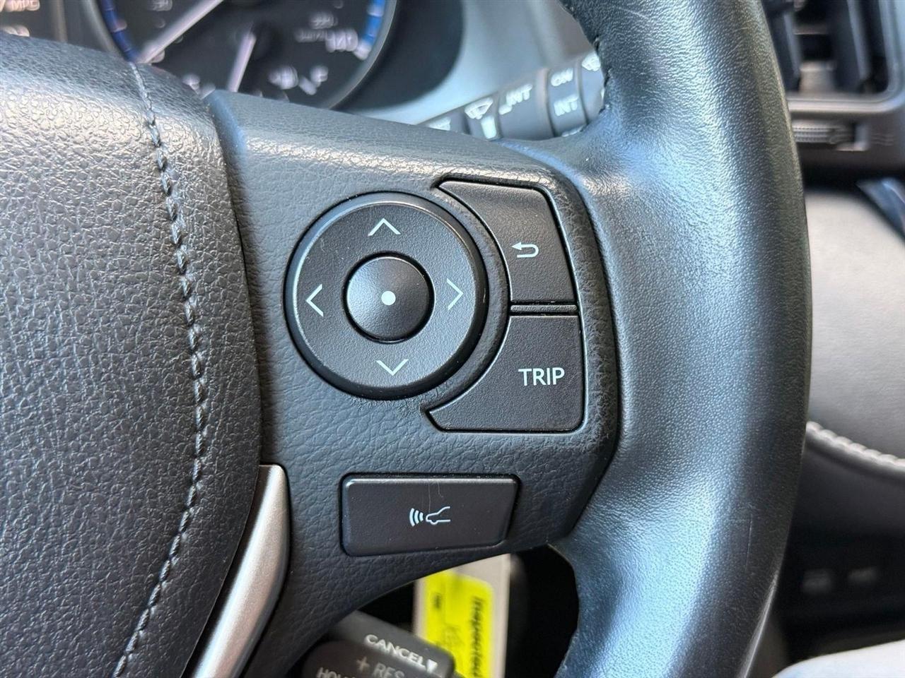 Toyota RAV4  2018