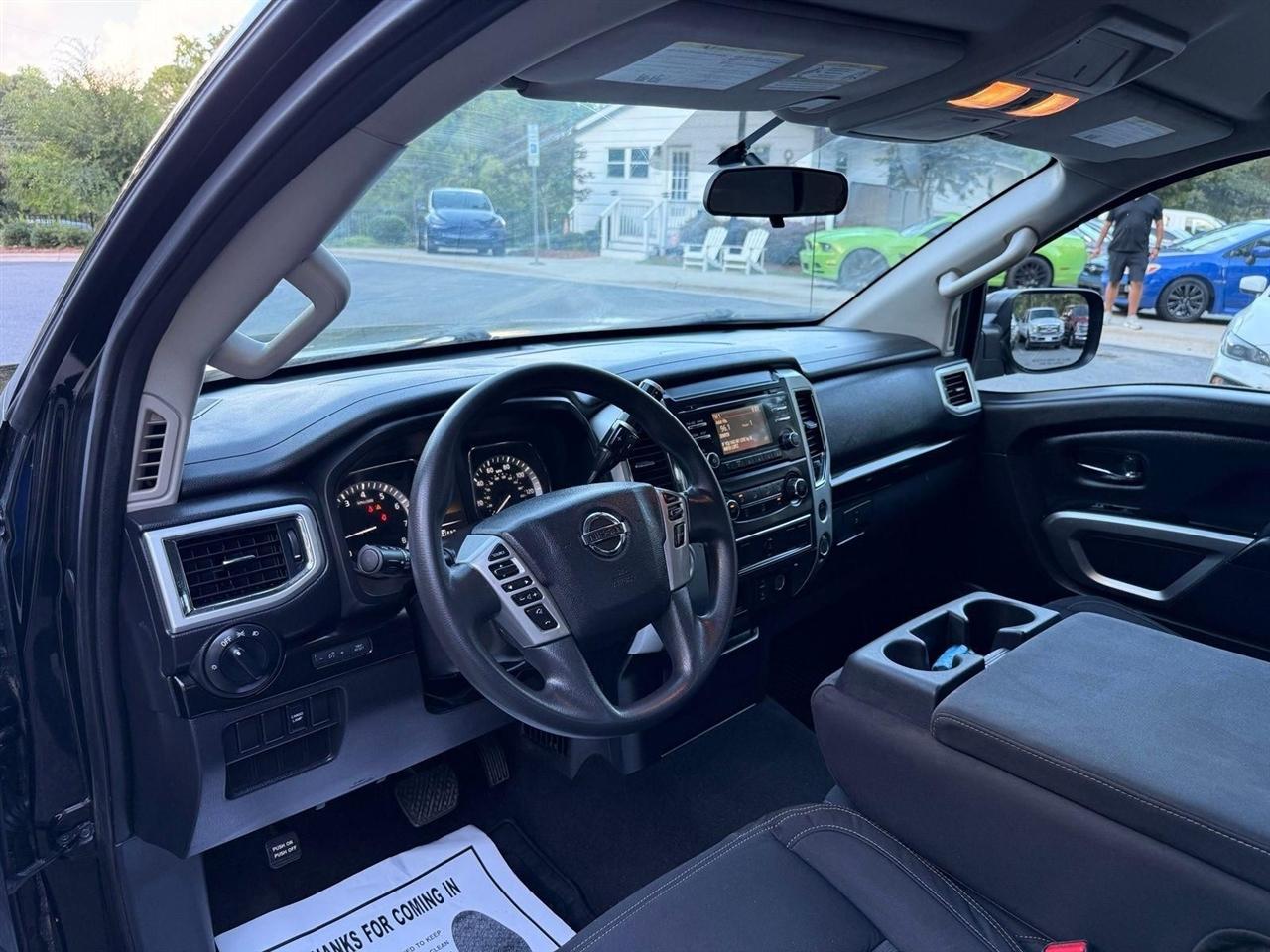Nissan Titan  2017
